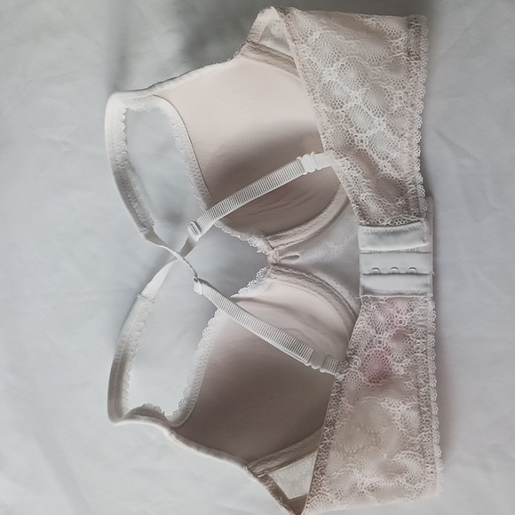 VICTORIA SECRET BODY BY VICTORIA LINED DEMI BRA 34B - Picture 4 of 12